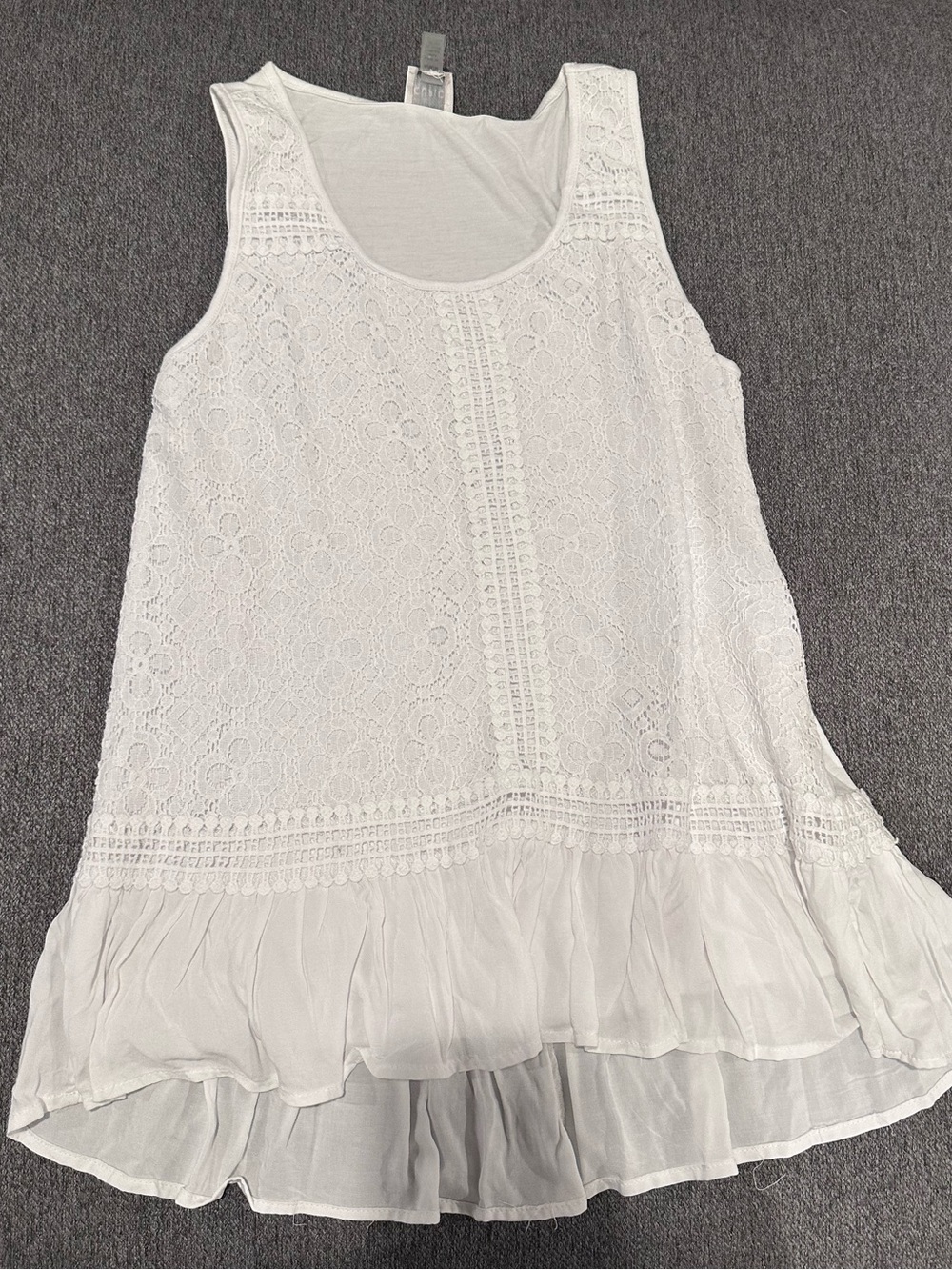CUPIO White Lace Tank Top with Ruffled Hem